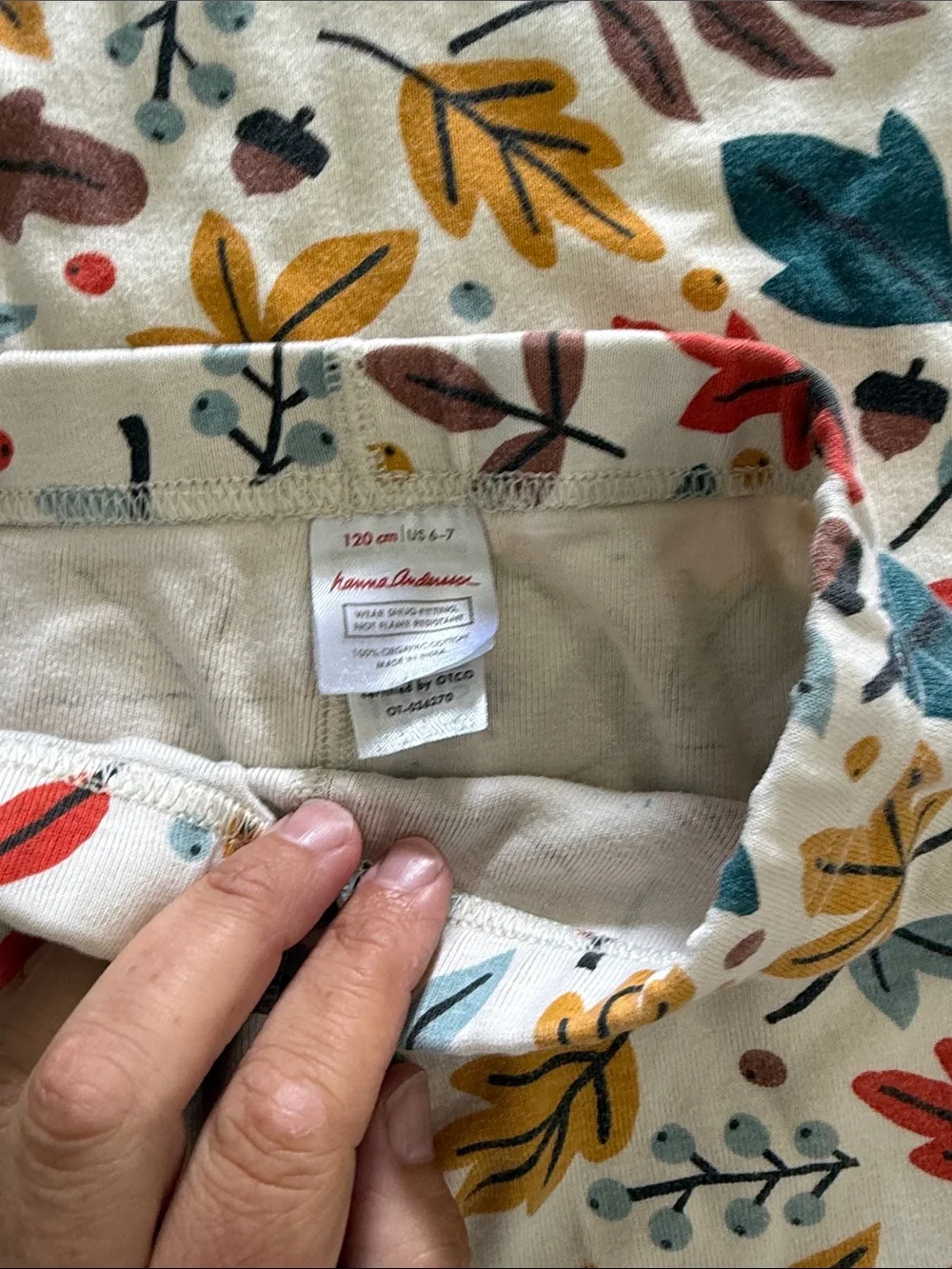 Hanna Andersson CreamRed, Mustard, Teal & Brown Leaf Print size 6/7